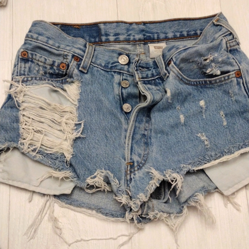 Levi cut-offs size w29
